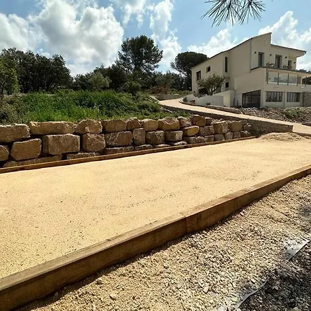 Avec Piscine La Garrigue 빌라