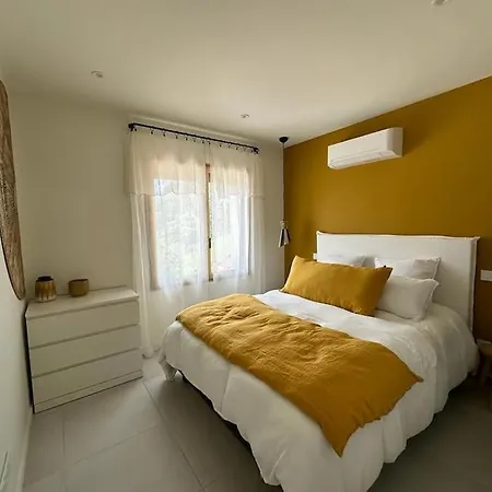 Avec Piscine La Garrigue Villa