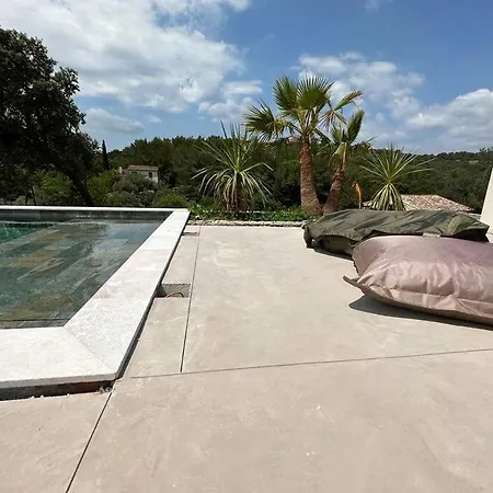 Villa Avec Piscine La Garrigue *