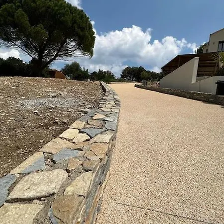 Avec Piscine La Garrigue 빌라 님