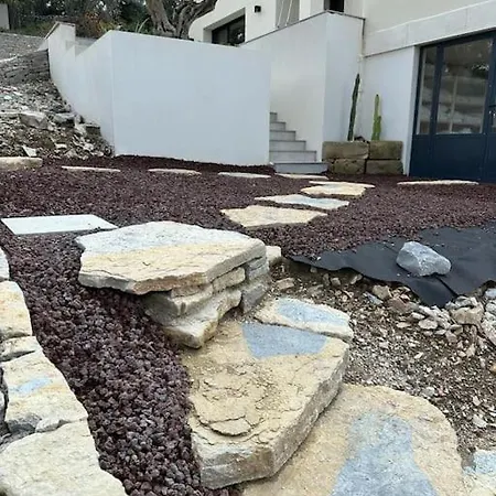 Avec Piscine La Garrigue * Nimes