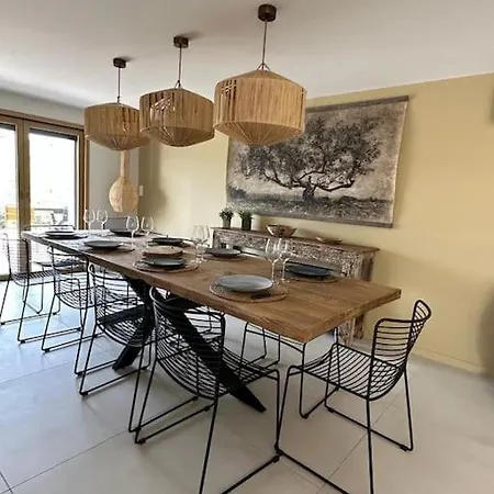 Avec Piscine La Garrigue 빌라 님