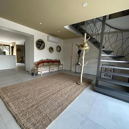 Villa Avec Piscine La Garrigue *