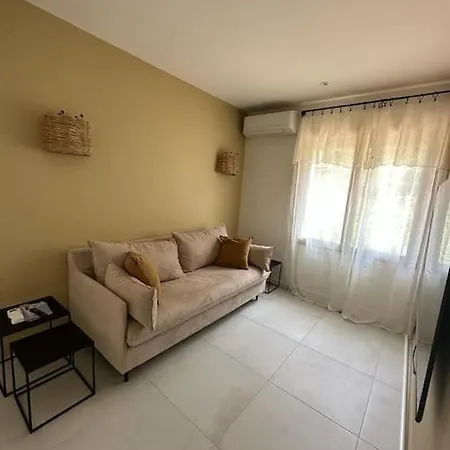 Villa Avec Piscine La Garrigue Nimes