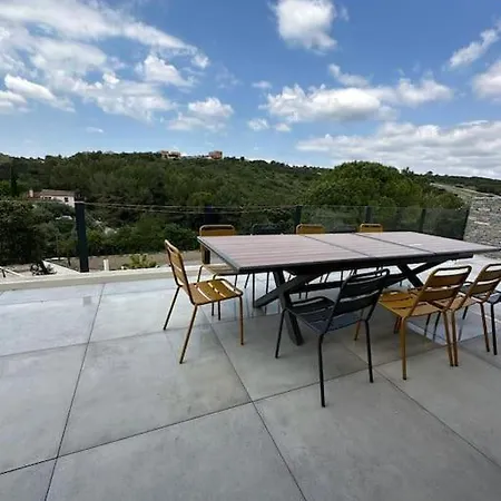 Avec Piscine La Garrigue *