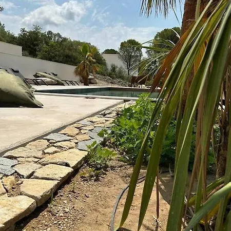 Avec Piscine La Garrigue