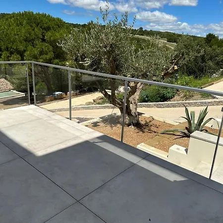 Villa Avec Piscine La Garrigue *
