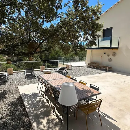 Avec Piscine La Garrigue 빌라 *