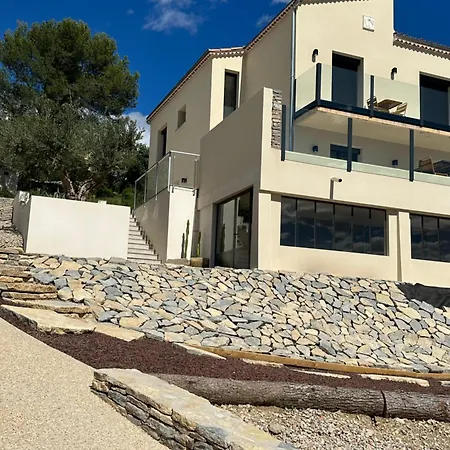 Avec Piscine La Garrigue * Nimes